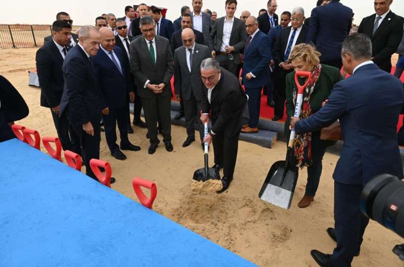 فاعليات وضع حجر الأساس للمصنع