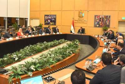 وزير الإسكان مع أعضاء غرفة التطوير العقاري