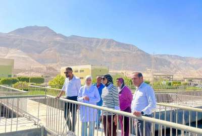 رئيس جهاز السويس أثناء متابعة المشروعات