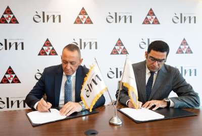 أثناء التوقيع