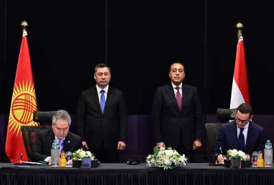 رئيس الجمهورية القيرغيزية ورئيس الوزراء يشهدان توقيع عدد من الاتفاقيات