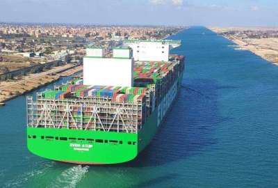 عبور السفن في قناة السويس