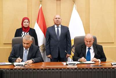 توقيع عقود مشروع انتاج الضفائر والكابلات الكهربائية