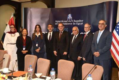 وزير المالية في المائدة المستديرة