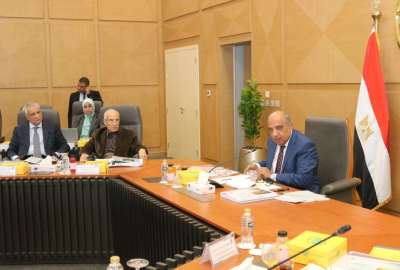 وزير الكهرباء أثناء الاجتماع