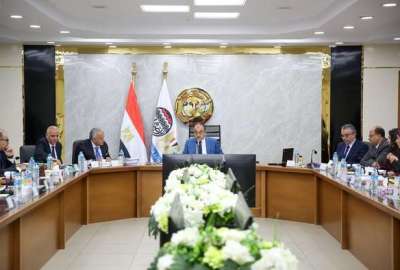 وزير قطاع الأعمال خلال الاجتماع