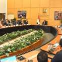 وزير الإسكان مع أعضاء غرفة التطوير العقاري
